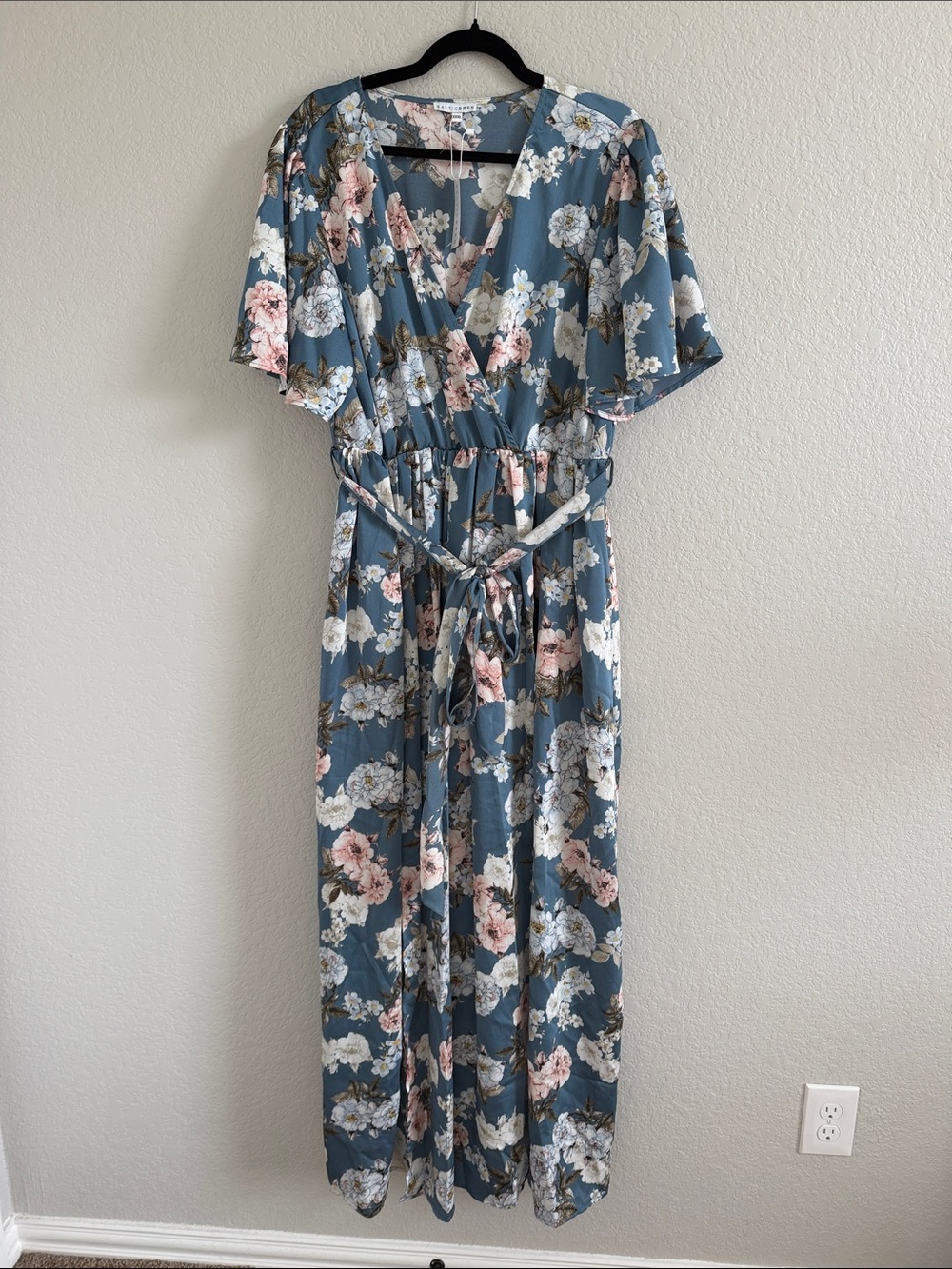 NWT BALTIC BORN Sicily Satin Maxi Dress | Blue Floral. Size XXXL - Picture 4 of 11